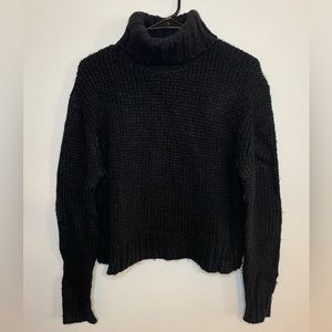 Chunky Knit Turtleneck Crop Sweater | M